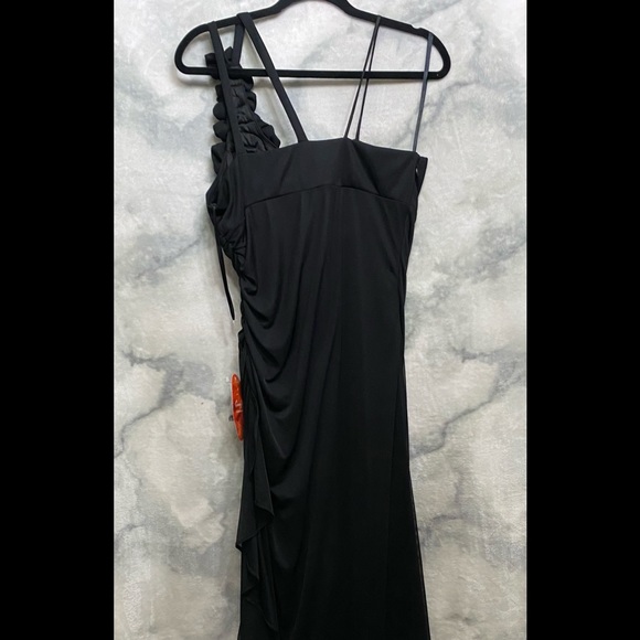 NWT Cindy One Shoulder Gown - Picture 6 of 7